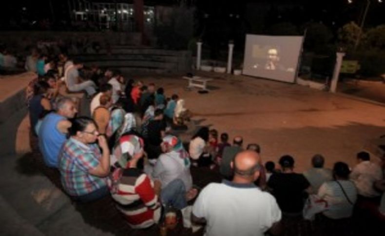 Karabağlar halkı filmlere yoğun ilgi gösteriyor